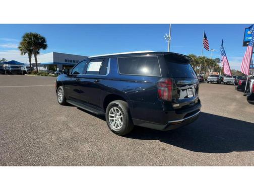 2023 Chevrolet Suburban LT