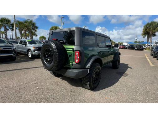 ERUPTION GREEN METALLIC 2024 Ford Bronco Wildtrak