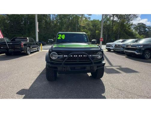 ERUPTION GREEN METALLIC 2024 Ford Bronco Wildtrak