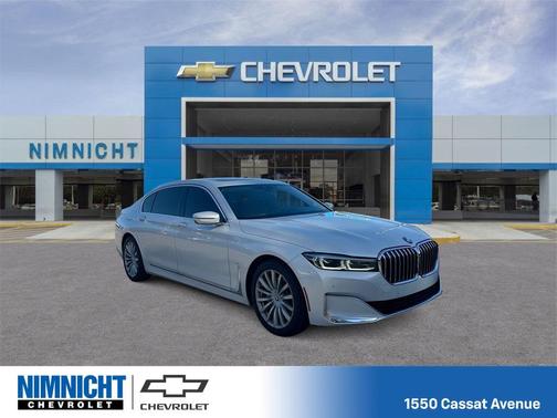 2022 BMW 740 i
