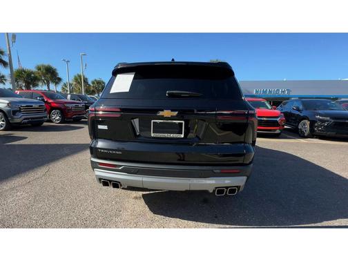 2025 Chevrolet Traverse LT