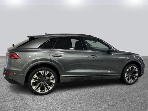 2025 Audi Q8 55 Premium Plus