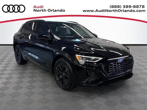 Mythos Black Metallic 2024 Audi Q8 e-tron Prestige