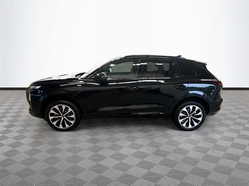 Mythos Black Metallic 2026 Audi Q3 TFSI quattro S tronic