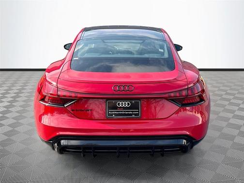 2024 Audi e-tron GT Premium Plus quattro