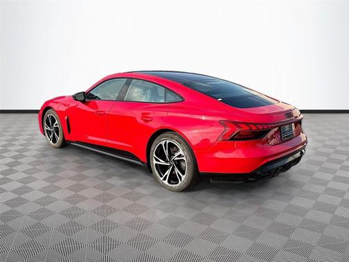 2024 Audi e-tron GT Premium Plus quattro