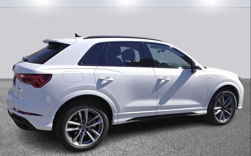 2025 Audi Q3 Premium 45 TFSI S line quattro Tiptronic