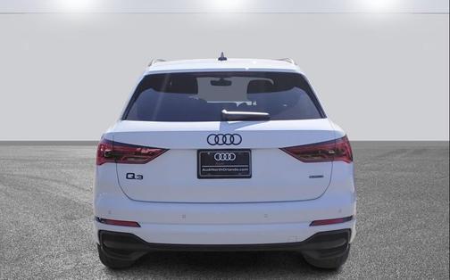 2025 Audi Q3 Premium 45 TFSI S line quattro Tiptronic