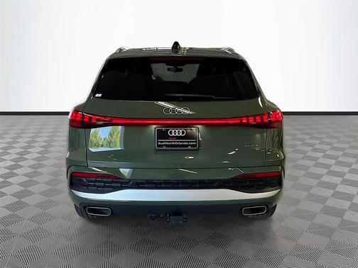 District Green Metallic 2026 Audi Q5 Premium Plus TFSI quattro S tronic