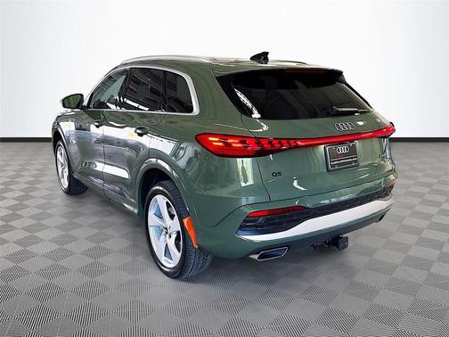 District Green Metallic 2026 Audi Q5 Premium Plus TFSI quattro S tronic
