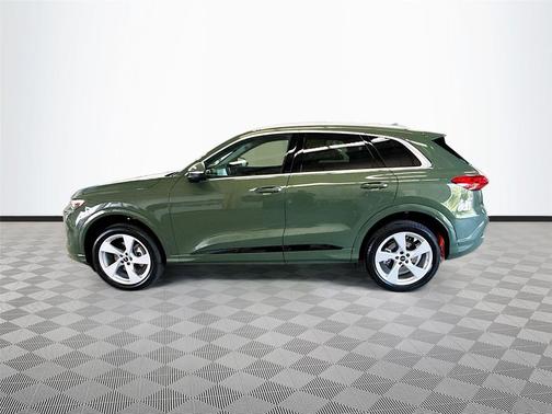 District Green Metallic 2026 Audi Q5 Premium Plus TFSI quattro S tronic