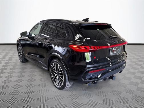 Mythos Black Metallic 2026 Audi SQ5 3.0T Premium Plus