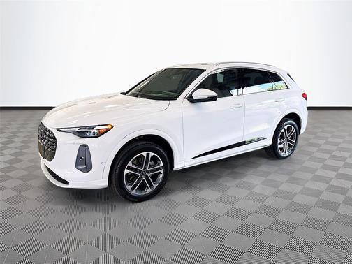 Glacier White Metallic 2026 Audi Q5 Premium Plus TFSI quattro S tronic