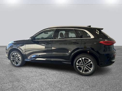 2025 Audi Q5 Premium TFSI quattro S tronic