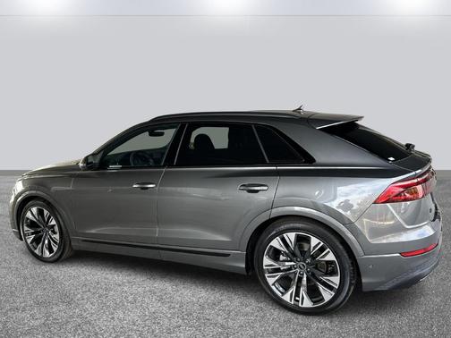 2025 Audi Q8 55 Premium Plus