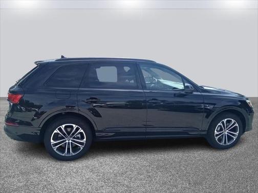 2025 Audi Q7 45 Premium Plus