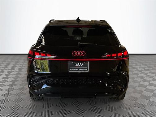 Mythos Black Metallic 2026 Audi Q3 TFSI quattro S tronic