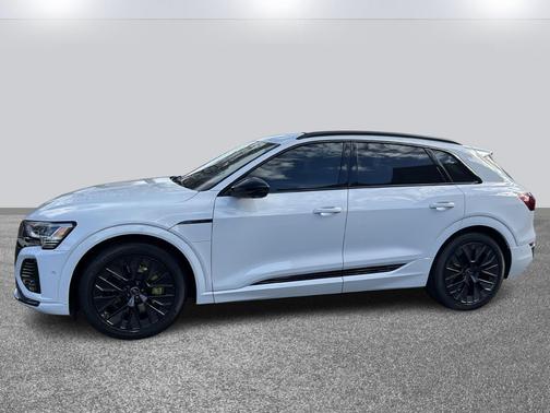 2024 Audi Q8 e-tron Prestige