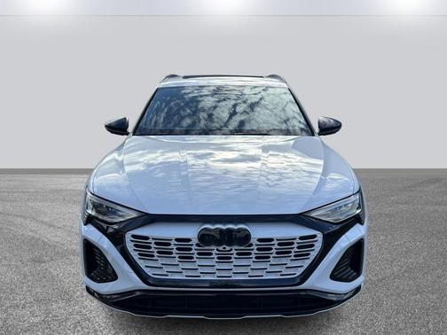 2024 Audi Q8 e-tron Prestige