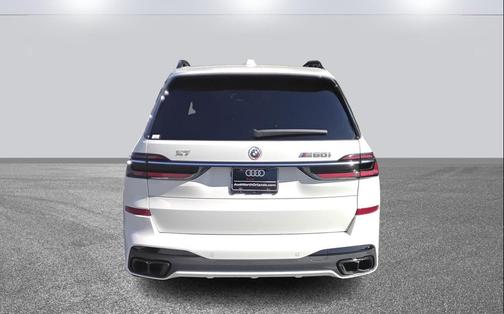 2023 BMW X7 M60i