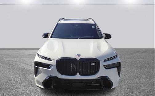 2023 BMW X7 M60i