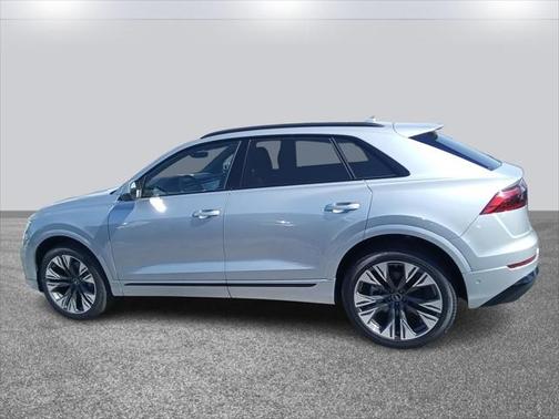 2025 Audi Q8 55 Premium Plus