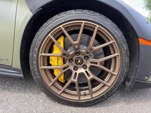 2024 Lamborghini Huracan Sterrato 