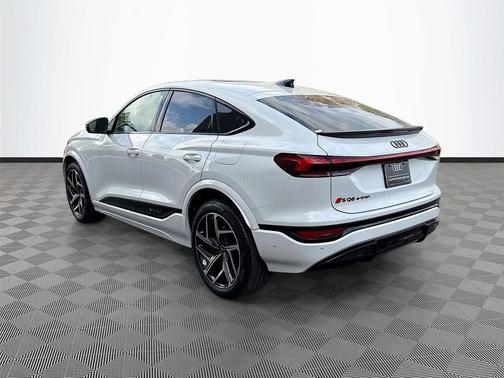 Glacier White Metallic 2027 Audi SQ6 e-tron Sportback Premium Plus