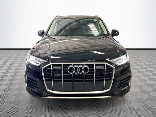 Mythos Black Metallic 2022 Audi Q7 45 Premium Plus