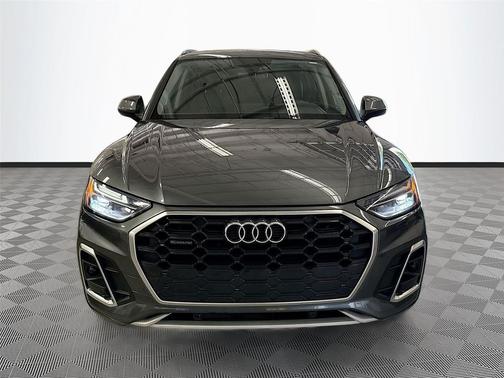 Daytona Gray Pearl Effect 2023 Audi Q5 45 S line Premium