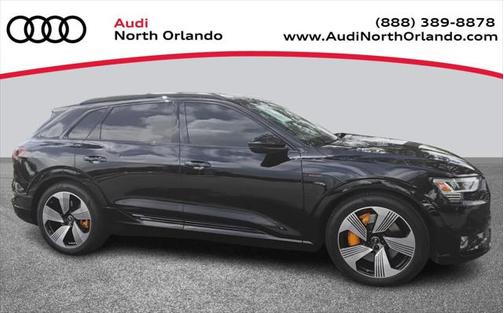 2022 Audi e-tron Premium Plus