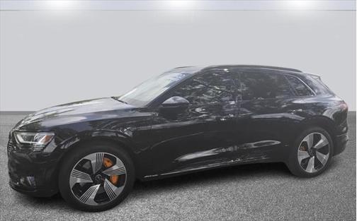 2022 Audi e-tron Premium Plus