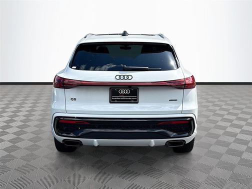 Glacier White Metallic 2026 Audi Q5 2.0T Progressiv