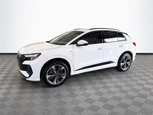 Glacier White Metallic 2024 Audi Q4 e-tron Premium 50 quattro