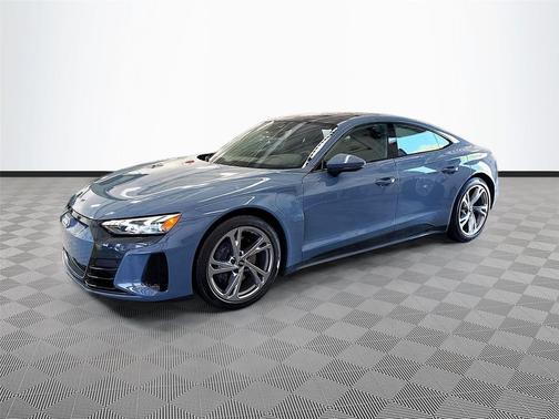 Kemora Gray Metallic 2023 Audi e-tron GT Premium Plus quattro