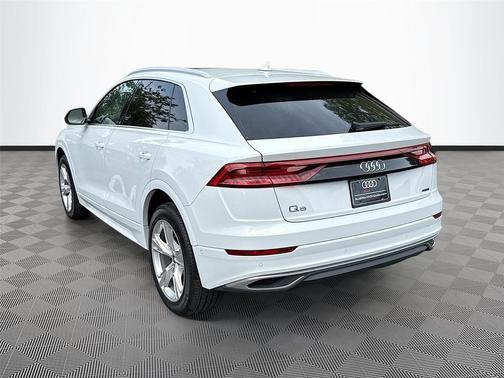 Glacier White Metallic 2023 Audi Q8 55 Premium Plus