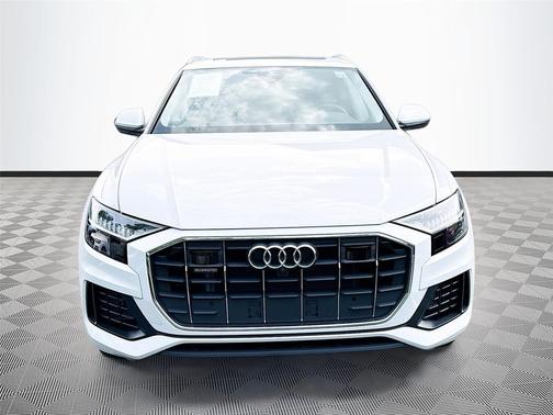 Glacier White Metallic 2023 Audi Q8 55 Premium Plus