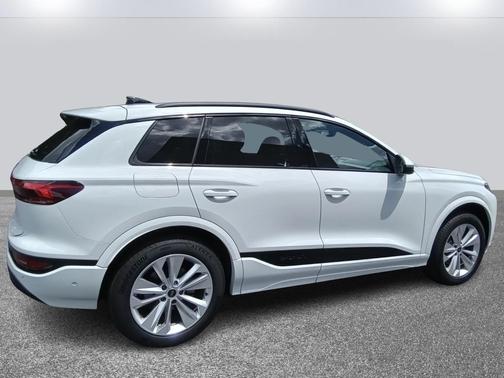 2025 Audi Q6 e-tron Premium Plus