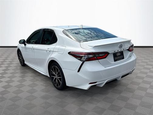 Ice Cap 2024 Toyota Camry SE