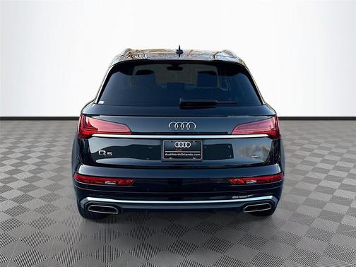 Mythos Black Metallic 2024 Audi Q5 55 S line Premium