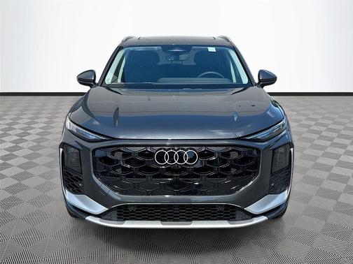 Daytona Gray Pearl Effect 2026 Audi Q3 TFSI quattro S tronic