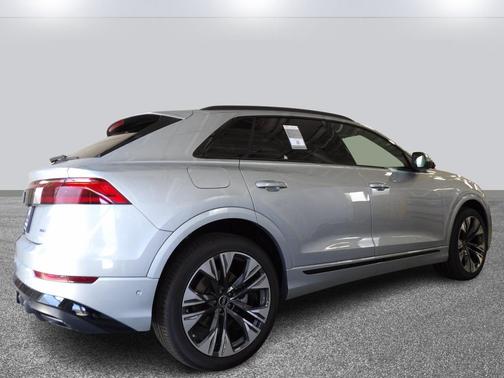 2025 Audi Q8 55 Premium Plus