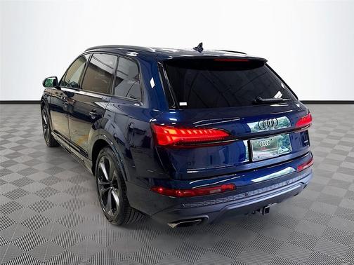 Waitomo Blue Metallic 2026 Audi Q7 55 Premium Plus