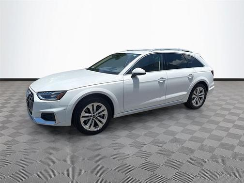 Glacier White Metallic 2023 Audi A4 allroad Prestige 45 TFSI quattro S tronic