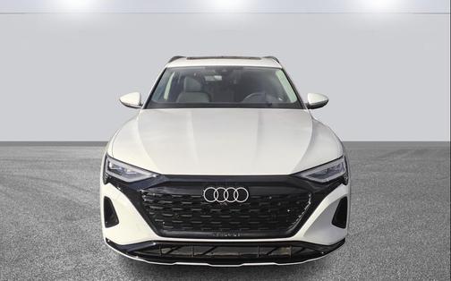 2024 Audi Q8 e-tron Premium Plus