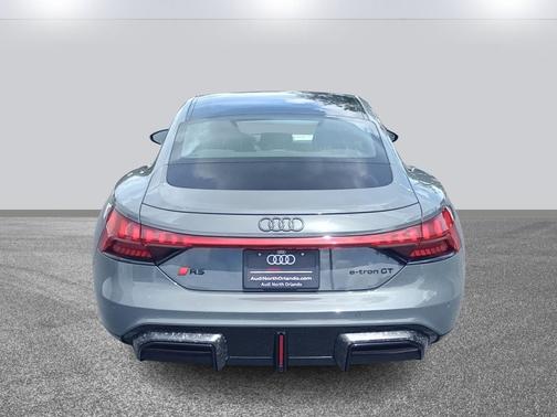 2025 Audi RS e-tron GT performance