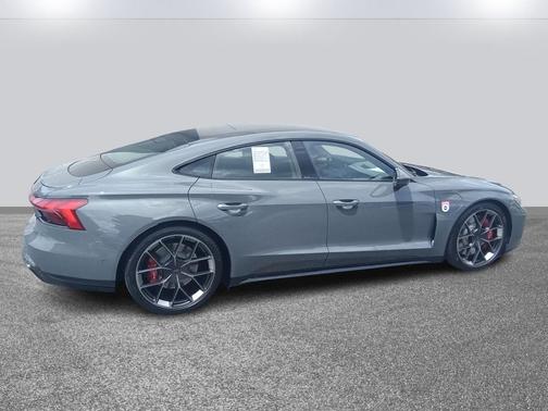 2025 Audi RS e-tron GT performance