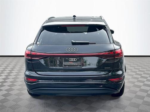 2025 Audi Q6 e-tron Premium Plus quattro