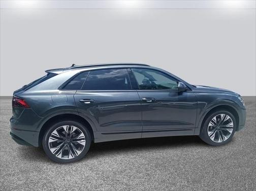 2025 Audi Q8 55 Premium Plus