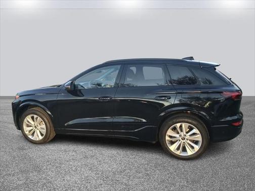 2025 Audi Q6 e-tron Premium